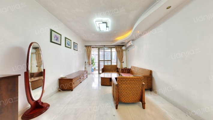 假日湾二手房实景图