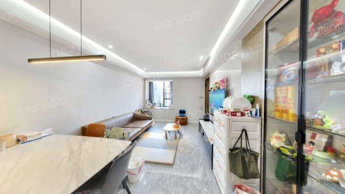 忆江南小区北区二手房实景图