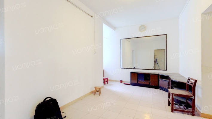 鹦鹉大道496号二手房实景图