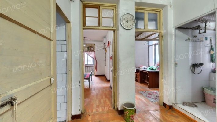 解放社区商业庭院二手房实景图