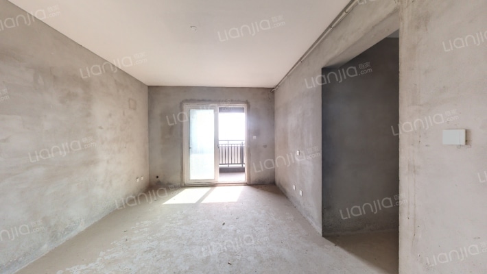 爱家皇家花园二手房实景图