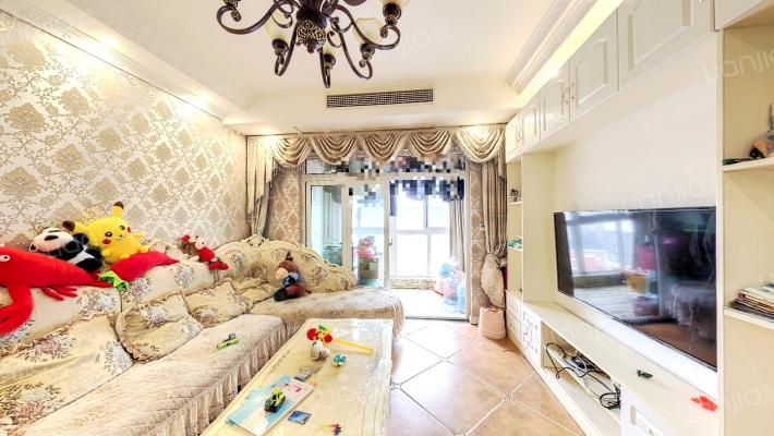 和泓四季A区二手房实景图