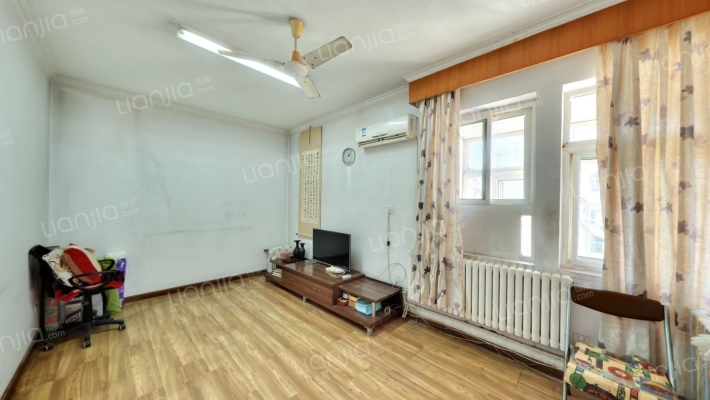 朝山街16号二手房实景图