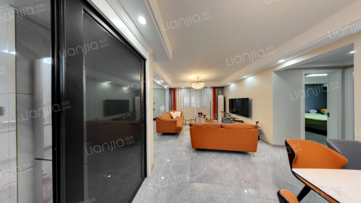 七彩小镇二手房实景图