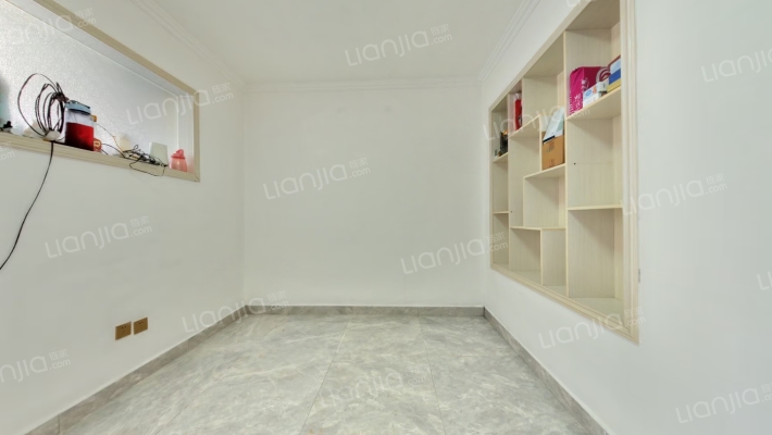 农村商业银行家属院二手房实景图