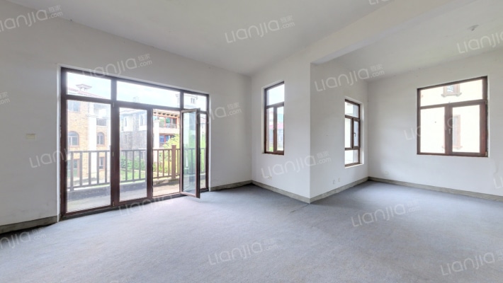 龙熙温泉庄园二手房实景图