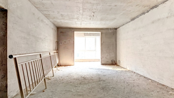 蓝天花园二手房实景图