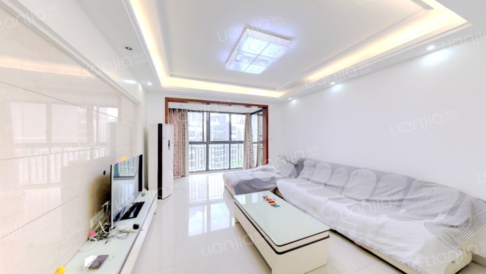 泊爱蓝湾二手房实景图