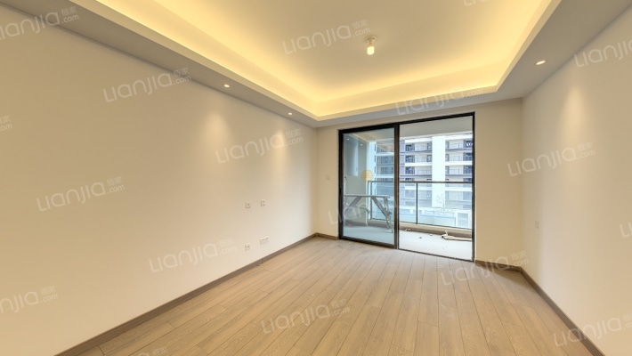 龙湖春江郦城二手房实景图