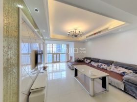 此房产权清晰满五年户型周正 南北对流采光好