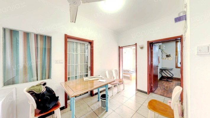 医药站宿舍大院二手房实景图