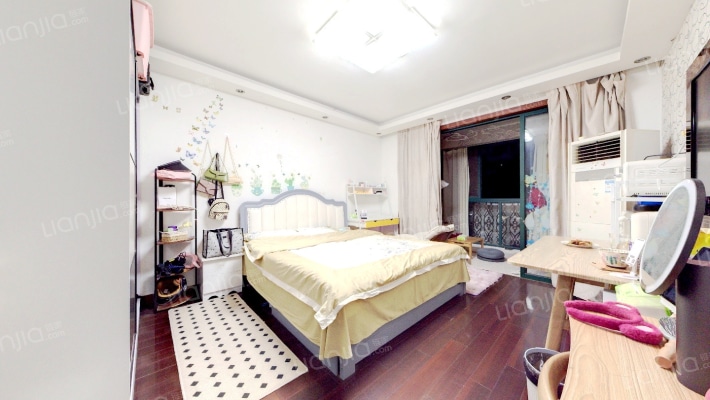 四季宜景苑二手房实景图