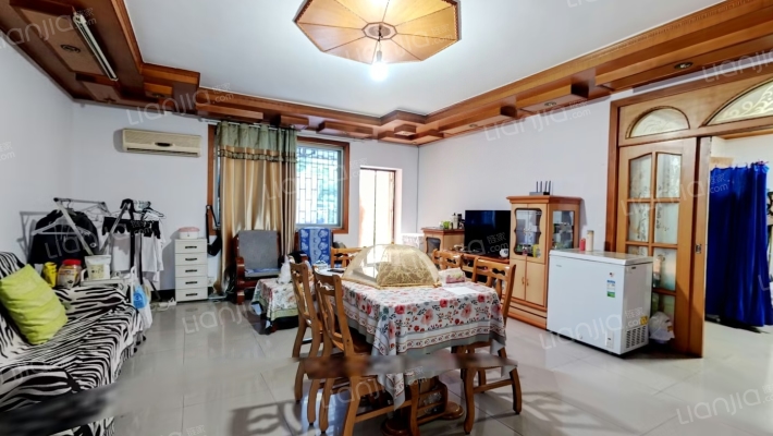 金属大院二手房实景图