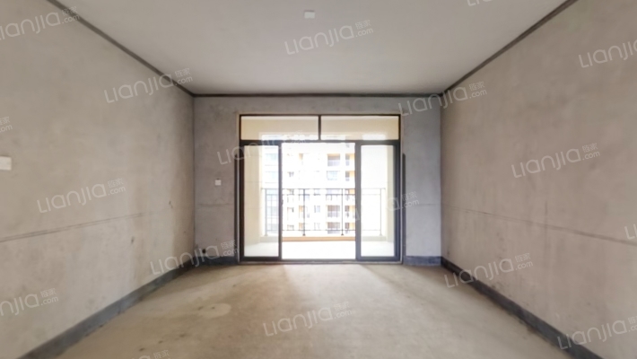 里约湖岸二手房实景图