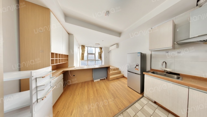 铂悦公寓二手房实景图