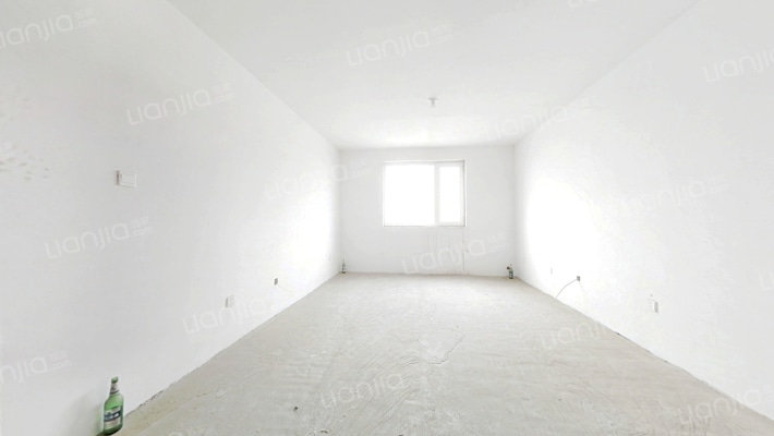 宏远景园 毛坯房，南北朝向、中上楼层、采光好-客厅