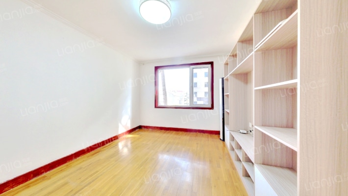 龙江路二手房实景图