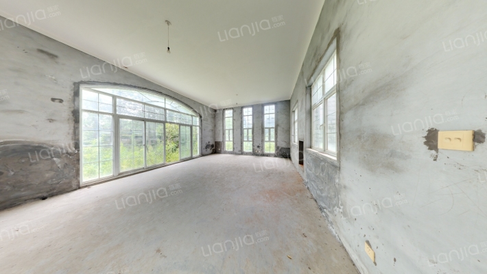 宝镇湖滨别墅二手房实景图