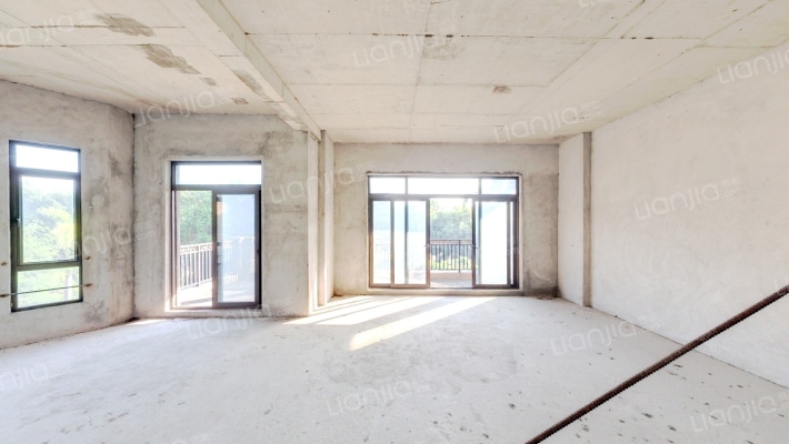 茵悦湖畔二手房实景图