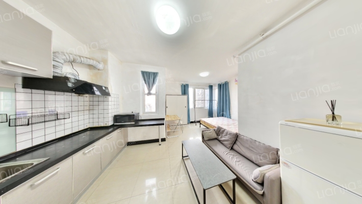 天山绿洲三期B区二手房实景图