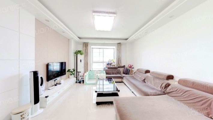 天际绿洲二手房实景图