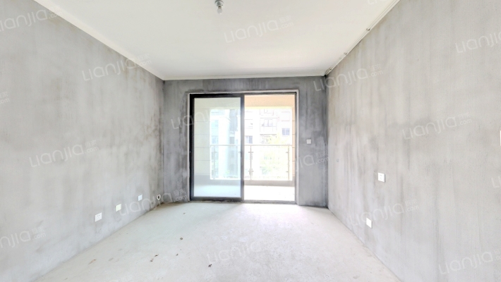 水岸名邸二手房实景图