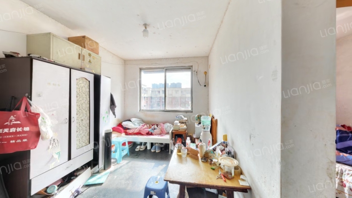 三瓦窑街208号二手房实景图