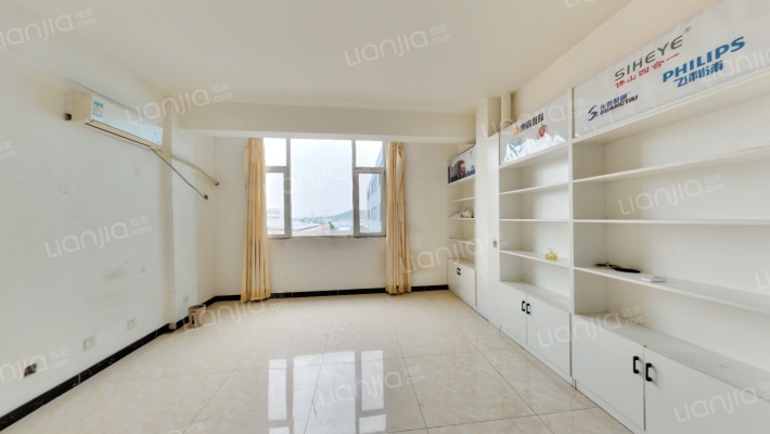 泉利卡配城二手房实景图