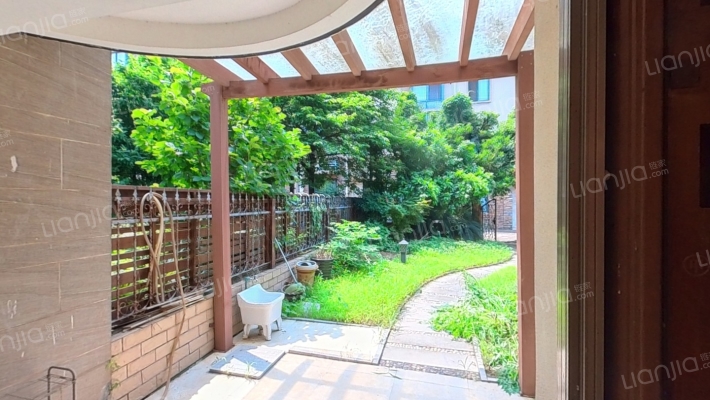 天彩名苑二手房实景图