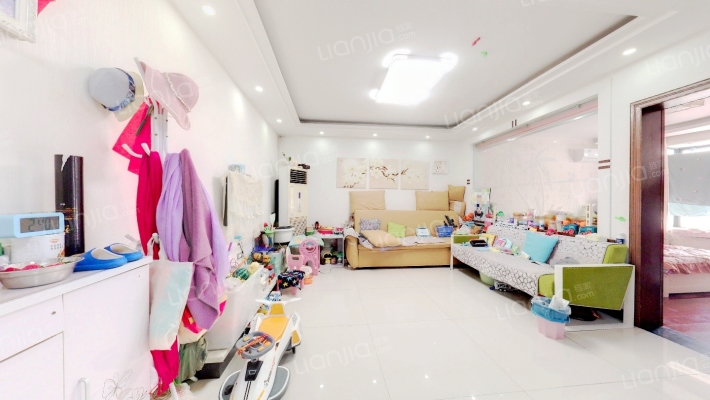 巴黎春天二手房实景图