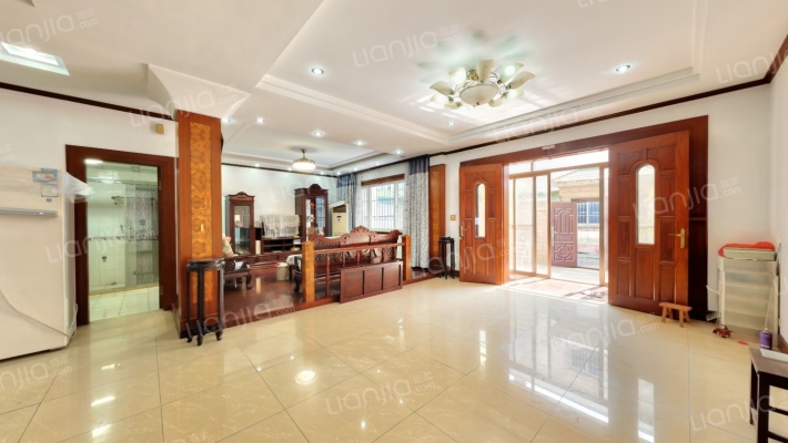 漕泾新村一区东区二手房实景图