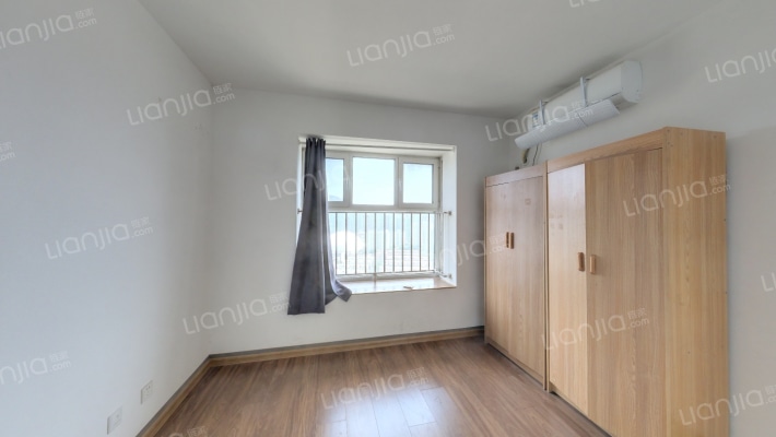 山钢·鸿悦华府二手房实景图