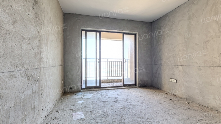 信鸿蔚蓝海岸二手房实景图