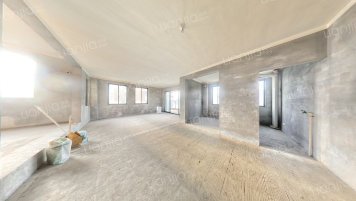 水岸华庭二手房实景图