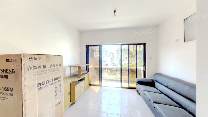 溢盈湖畔别墅二手房实景图