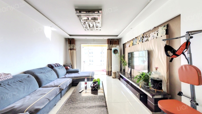 西南向两居，精装修 拎包入住，楼层好，采光好-客厅