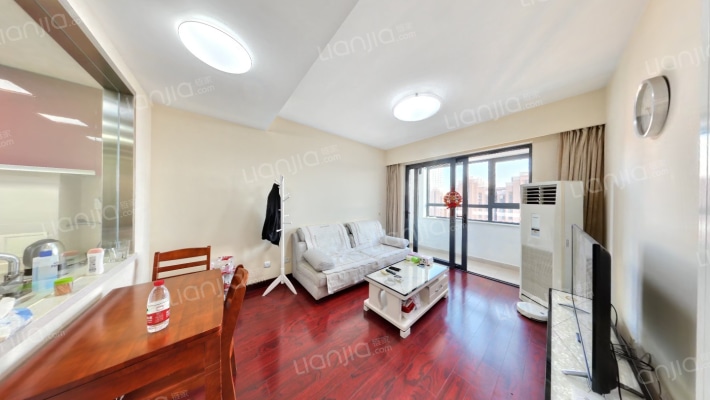 惠灵顿河庭花苑二手房实景图