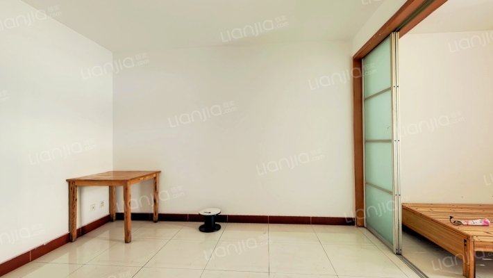 市建三公司小区二手房实景图