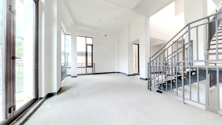 麓湖生态城沉香谷二手房实景图