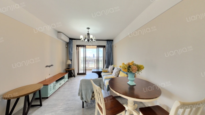 融创凡尔赛领馆二期二手房实景图