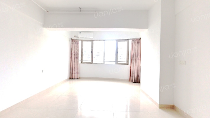 东江湾二手房实景图