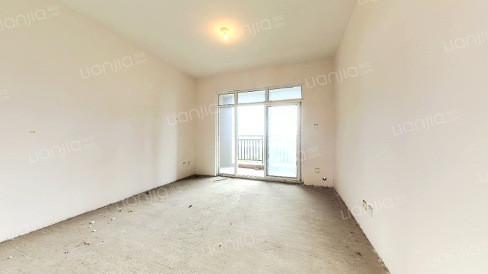 温莎湖畔二手房实景图