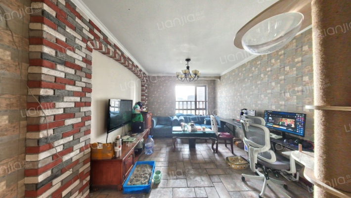 新里卢浮公馆二期二手房实景图