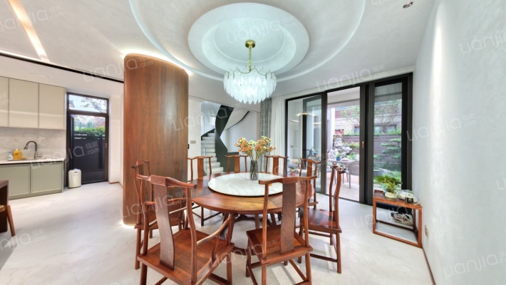 绿城云栖玫瑰园二手房实景图