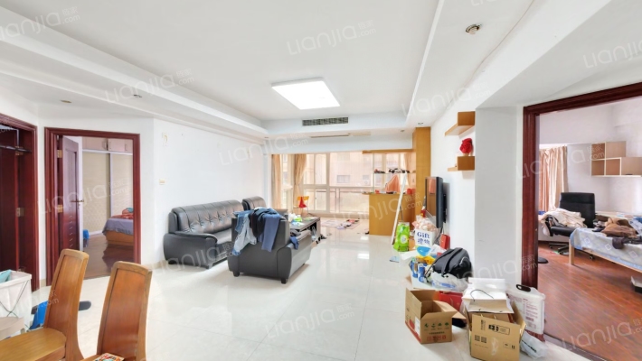 米兰春天二手房实景图