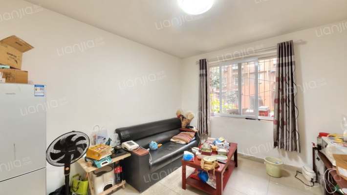 龙栖路644号二手房实景图