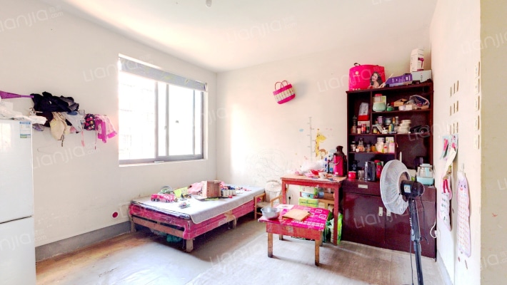 二甲新苑二手房实景图