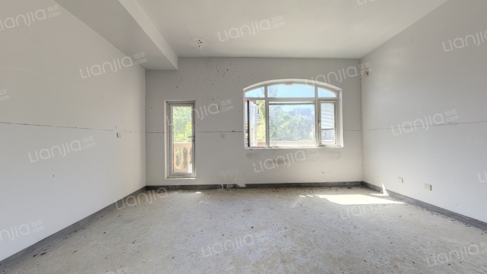 南京碧桂园潇湘苑二手房实景图