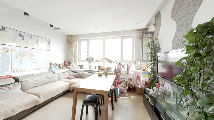 香槟水岸二手房实景图