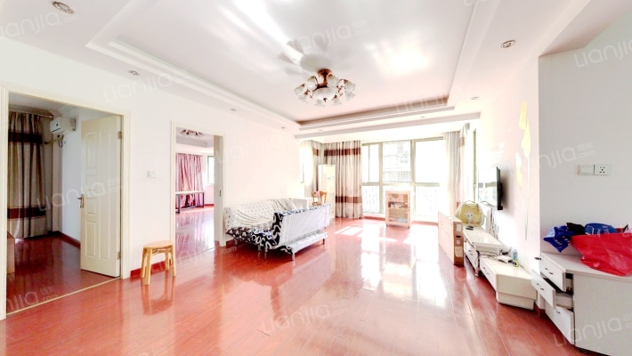 天鹅湾东区二手房实景图